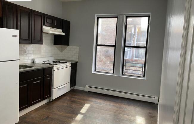 2 beds, 1 bath, $2,750, Unit 1A