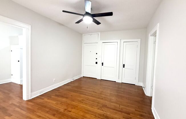 2 beds, 1 bath, $1,275, Unit B3607