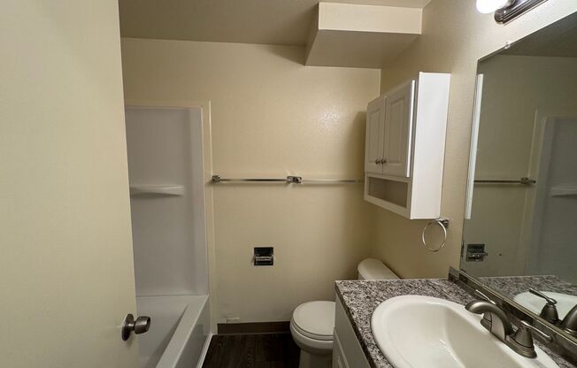 1 bed, 1 bath, 720 sqft, $880, Unit 2