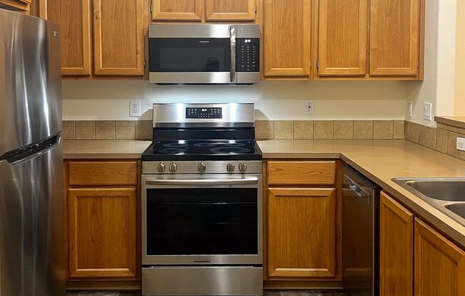 2 beds, 2.5 baths, 1,150 sqft, $1,595, Unit 3756-105