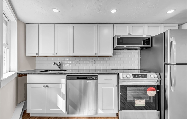 465 E 8 ST