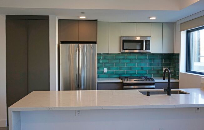 2 beds, 2 baths, 1,045 sqft, $4,239, Unit 211