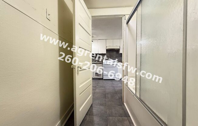 2 beds, 1 bath, 576 sqft, $795, Unit 2