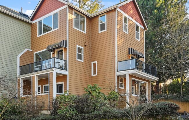 Generous Townhome, Balcony Views, Garage and Ideal Location! 2 Bed, 2.5 Bath in Hillsdale