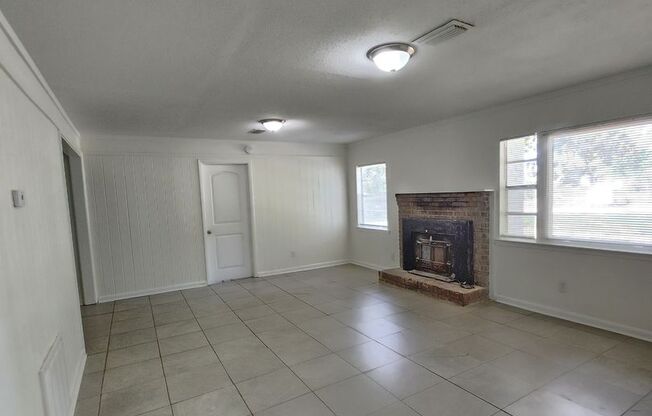 3017 Donley St Pensacola. MOVE IN SPECIAL!! $250 off 1st Months Rent!!!