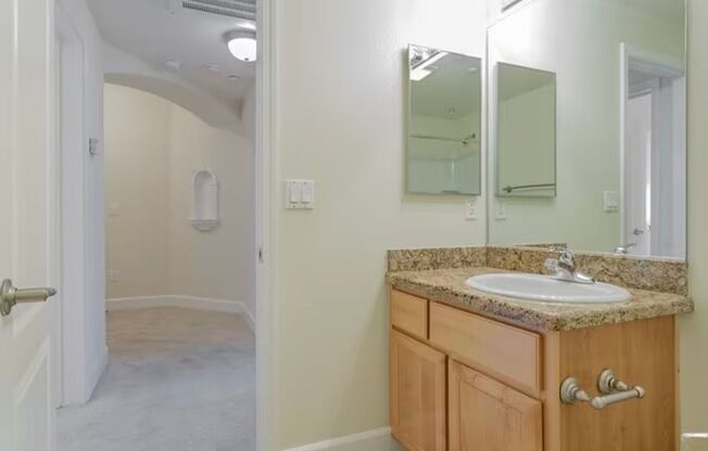 1 bed, 1 bath, 812 sqft, $2,165, Unit 1014