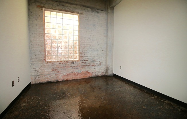 2 beds, 1 bath, 929 sqft, $1,595, Unit APT 2A