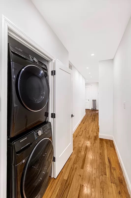 1097 PARK PL