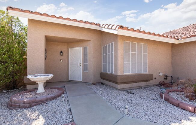 Henderson Single Story next to the Mountains