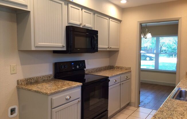 Move in Ready 3/2 Home in Frisco!