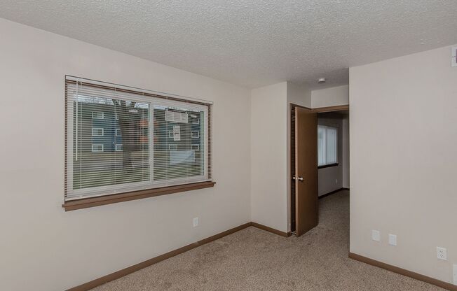 1 bed, 1 bath, 650 sqft, $660, Unit 3515 N Main Street Apt 5