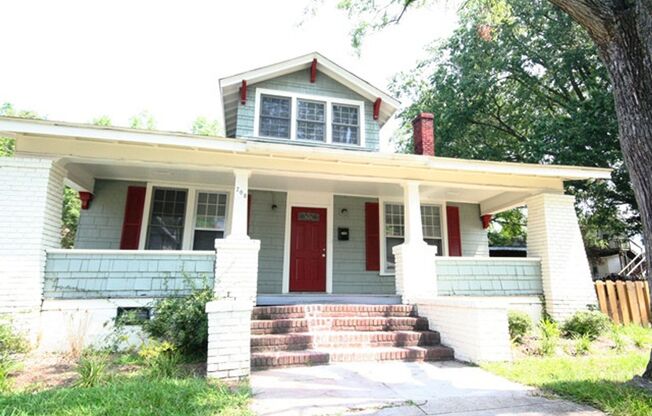 Beautiful 4BR/3BA House Near Duke and Downtown - All Appliances / Fenced Yard