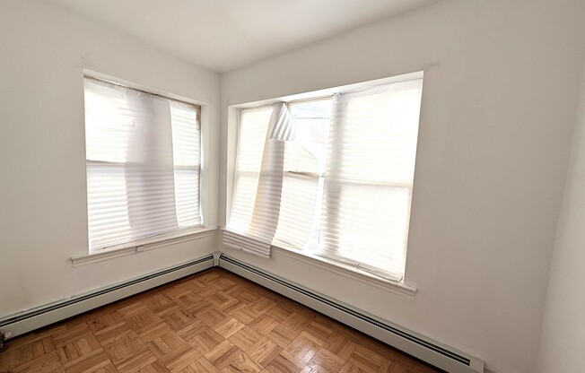 319 E 49 ST