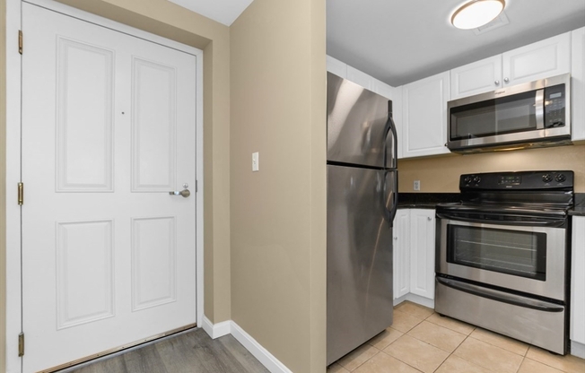 1 bed, 1 bath, 796 sqft, $3,200, Unit 1403