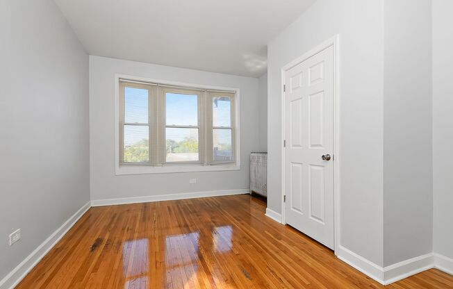 1514-1516 E 67th PL