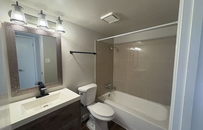 2 beds, 1 bath, 650 sqft, $1,095, Unit 219