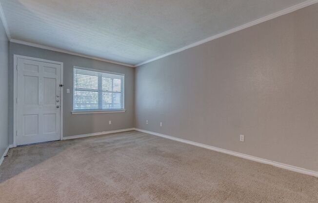 Inwood and Lemmon area, 1 Bedroom, 1 Bath Available now.