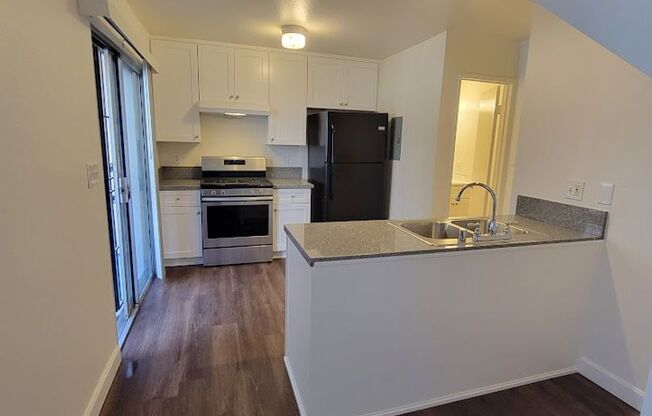 SPACIOUS 1BD-1BA + PARKING.