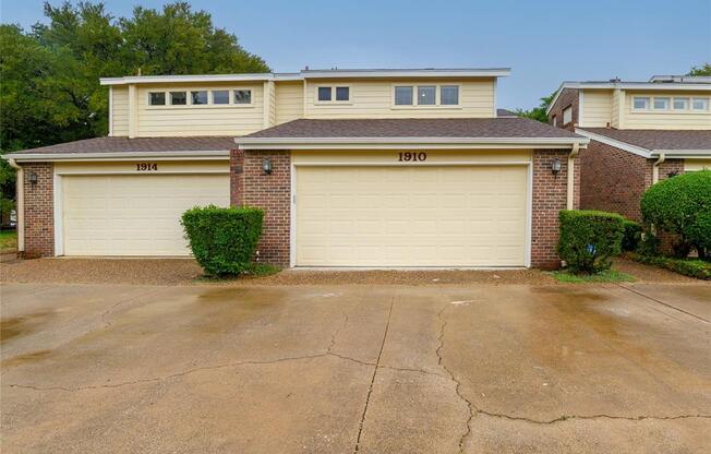 1910 SHOREWOOD DR