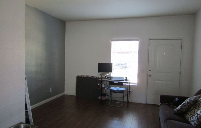 Charming Townhome close to Downtown Chandler
