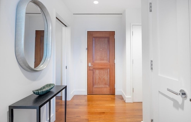 1 bed, 1.5 baths, 897 sqft, $10,000, Unit 3606