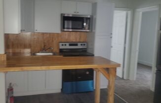 3 beds, 1 bath, 850 sqft, $1,195