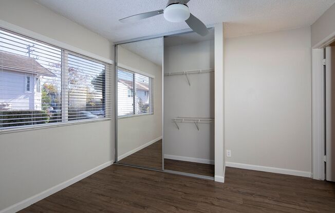 1 bed, 1 bath, $2,395, Unit 90-07
