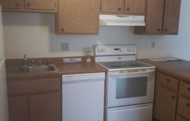 2 beds, 1 bath, $790