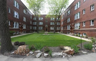 4704 RACINE