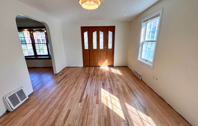 Pittsburgh - 2 Bedroom 1.5 Bathroom - Home for Rent