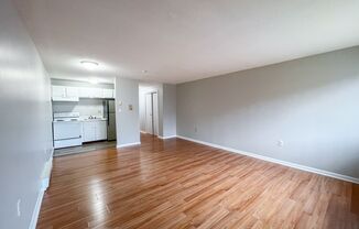 Studio, 1 bath, 440 sqft, $950, Unit B4