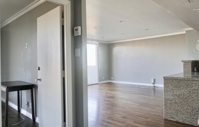 1 bed, 1 bath, 805 sqft, $3,900, Unit 1010