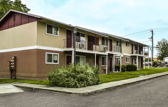 2 beds, 1 bath, $1,250, Unit 7