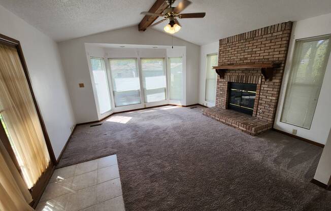 3125 BROOKSHIRE DR