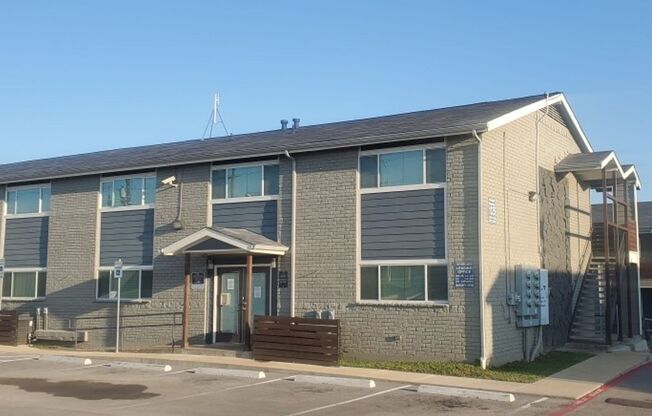 1st. Month Rent FREE (OAC) - Apply Today DHA HCV accepted