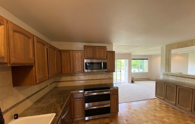 9715 NE JUANITA DR