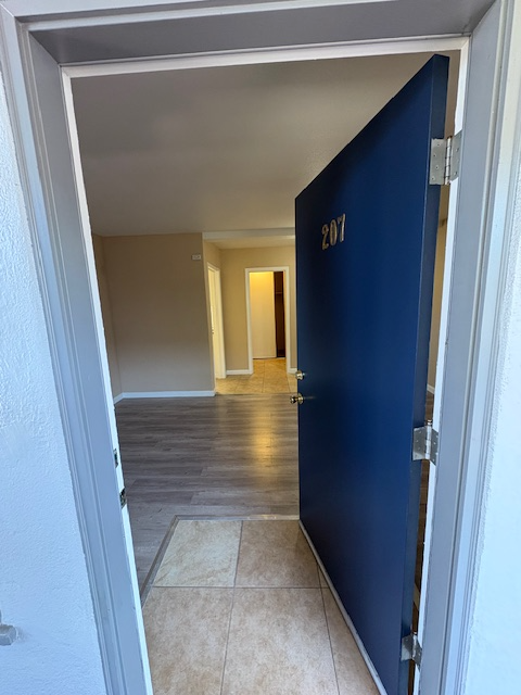 2567 FOOTHILL BLVD
