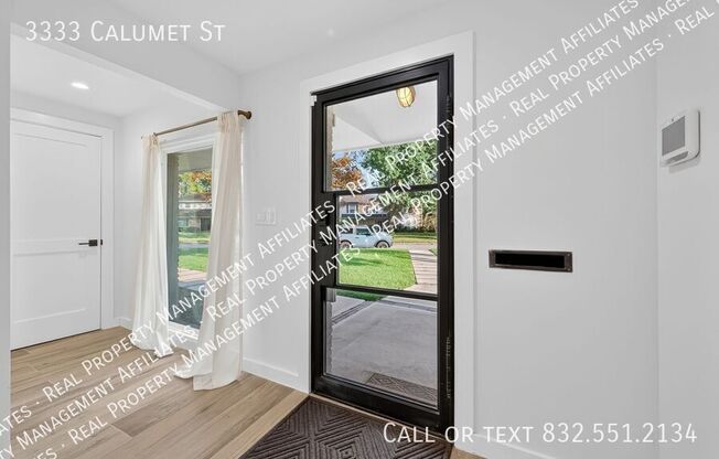 3333 CALUMET ST
