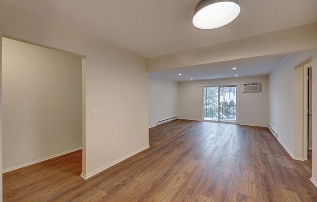 2 beds, 1.5 baths, 942 sqft, $2,095, Unit 412-202