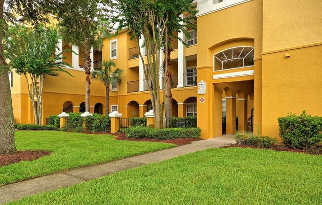 Beautiful 2 bed/2bath 2nd floor townhome in Mosaic at Millenia in Orlando!