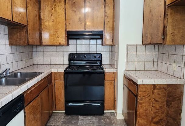 7004 N Half Moon #C -Apartment