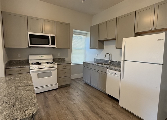 2 beds, 1 bath, 1,200 sqft, $3,500, Unit 3