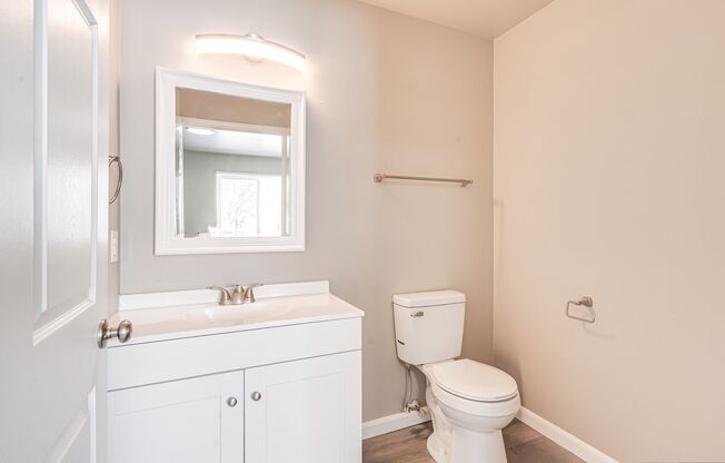 3 beds, 1.5 baths, 1,300 sqft, $1,699, Unit 105 - 01