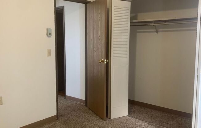 3 beds, 3 baths, 1,022 sqft, $1,125, Unit 1502-25