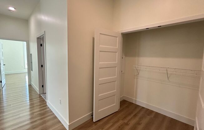 3 beds, 2 baths, 1,300 sqft, $3,629, Unit 365