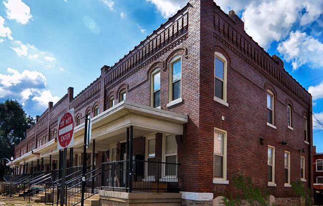 Available Fall 2023! Updated Apartments and Townhomes just off High Street Near OSU Campus!