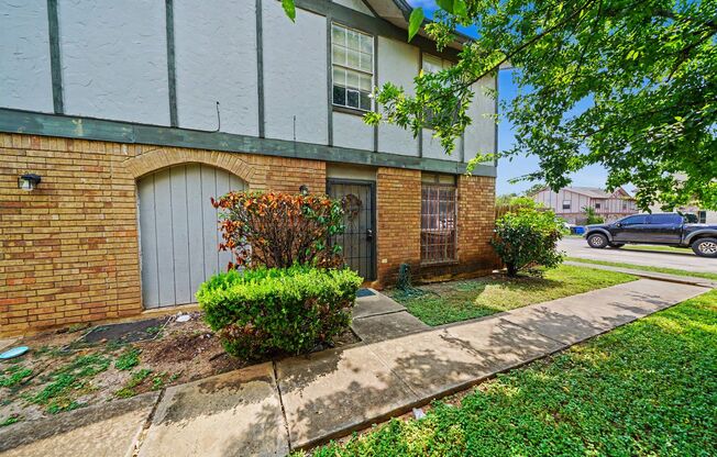 Meadow Field Ave. 5216