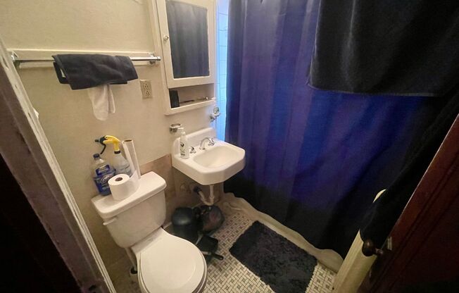 1 bed, 1 bath, $995, Unit 26