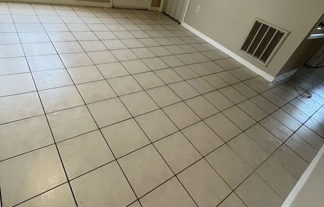 3 Bedroom, 1 bathroom Duplex Winter Haven