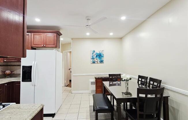 228 E 89 ST
